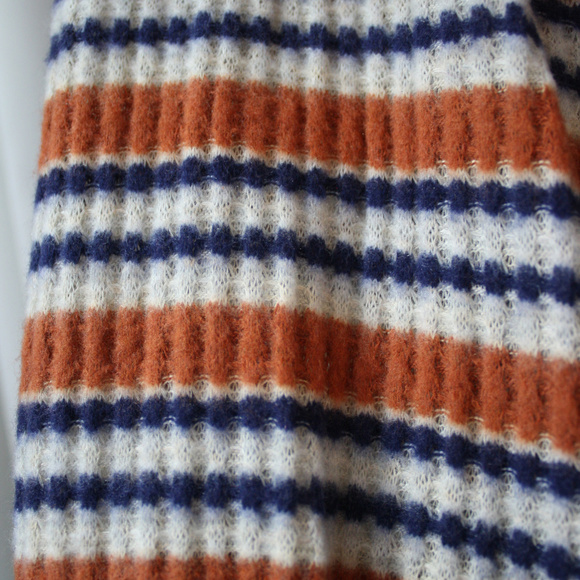 🔥4 for $15🔥  Loose Fit Hoodie Sweater Size S - Picture 7 of 7